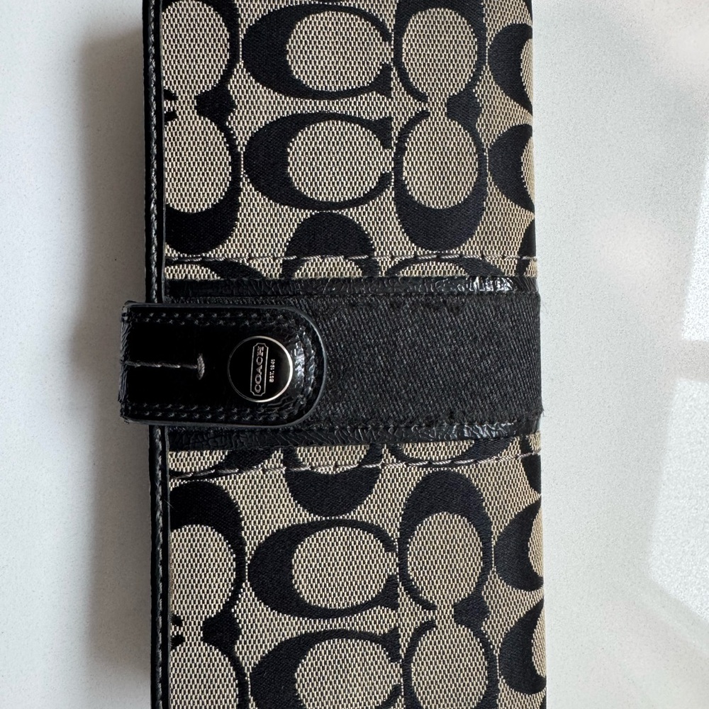 Coach Black and Gray Wallet - Classic & Chic